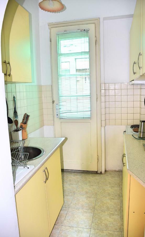 Central Apartment Sofia Esterno foto